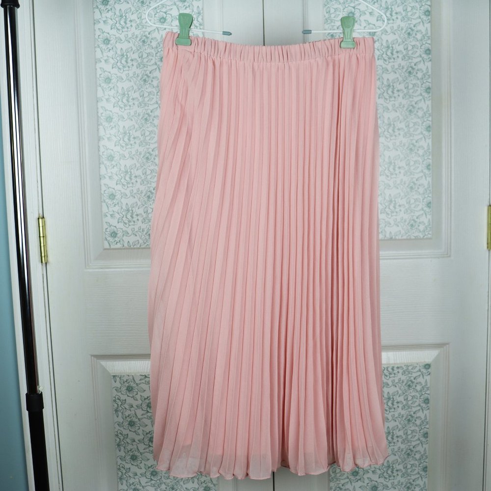 H&M pleated skirt